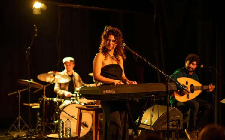 Erella en concert